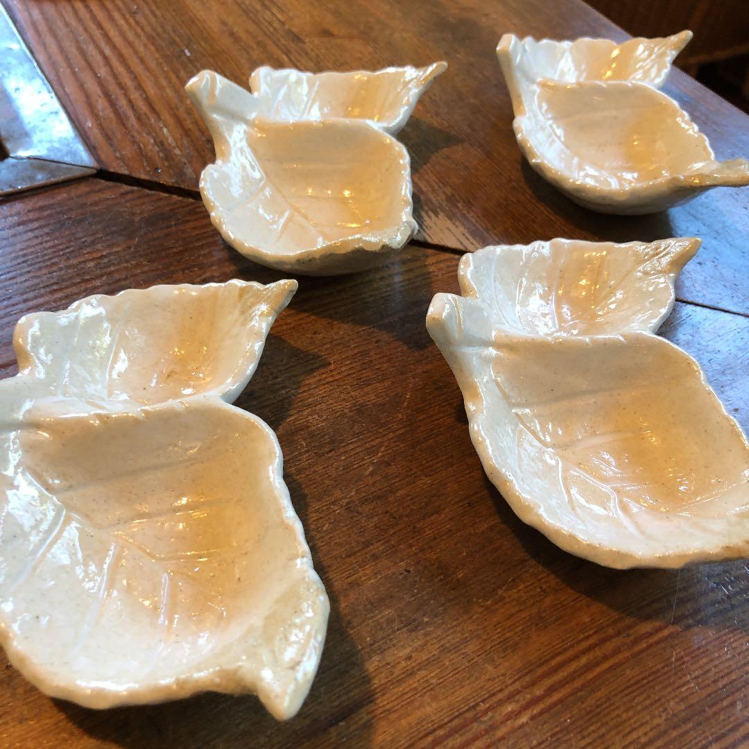 双葉の豆鉢　4つ