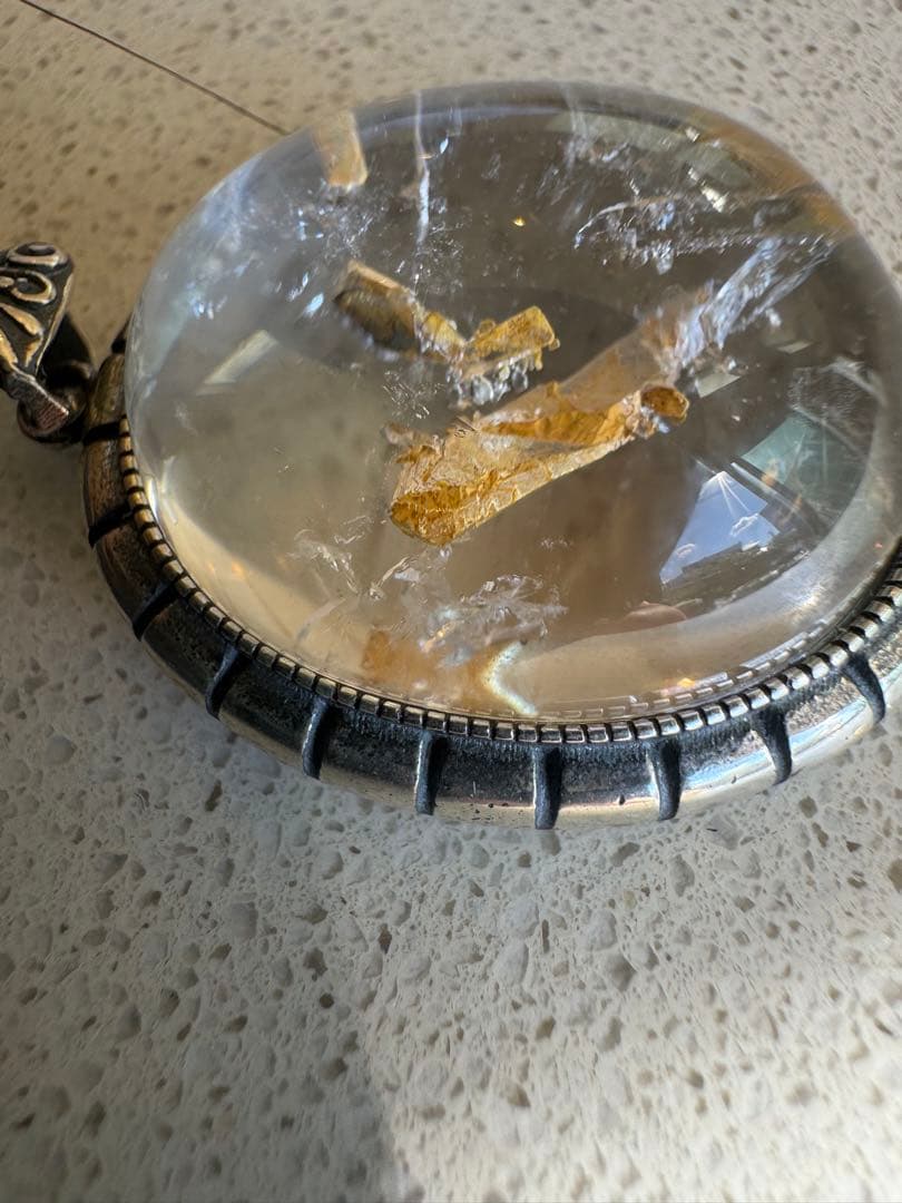 クウォーツインクウォーツ　ペンダントトップ　30*25mm 奇跡の石