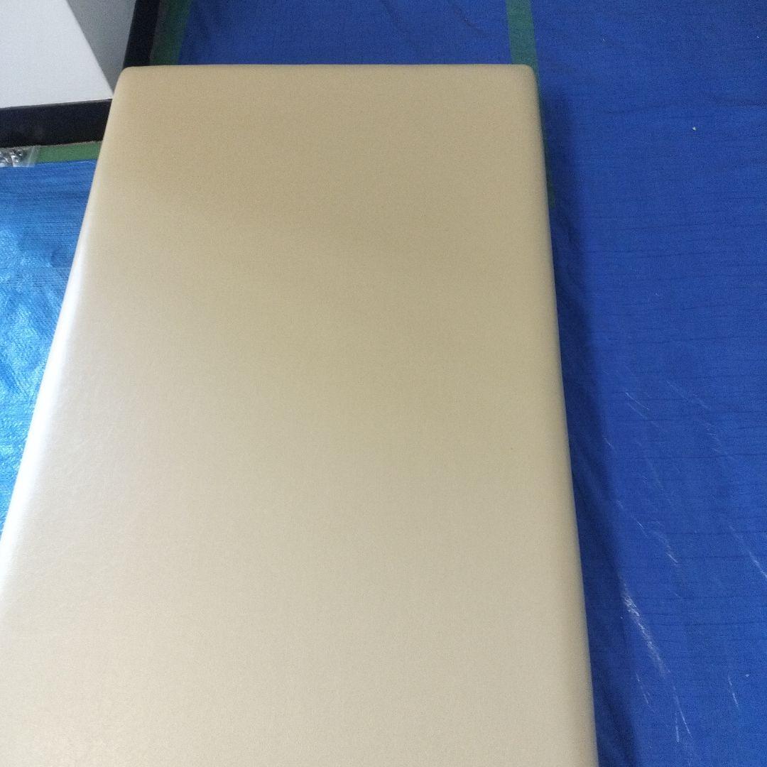 Takadaマッサージベッド施術・エステベッド（脚４本外し同梱・脚本体に錆有り）