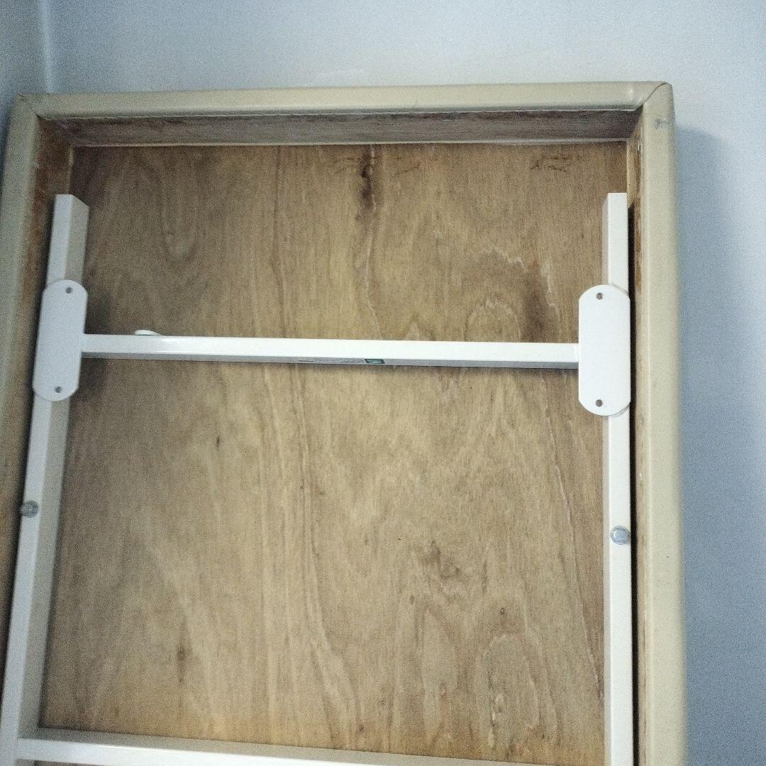 Takadaマッサージベッド施術・エステベッド（脚４本外し同梱・脚本体に錆有り）