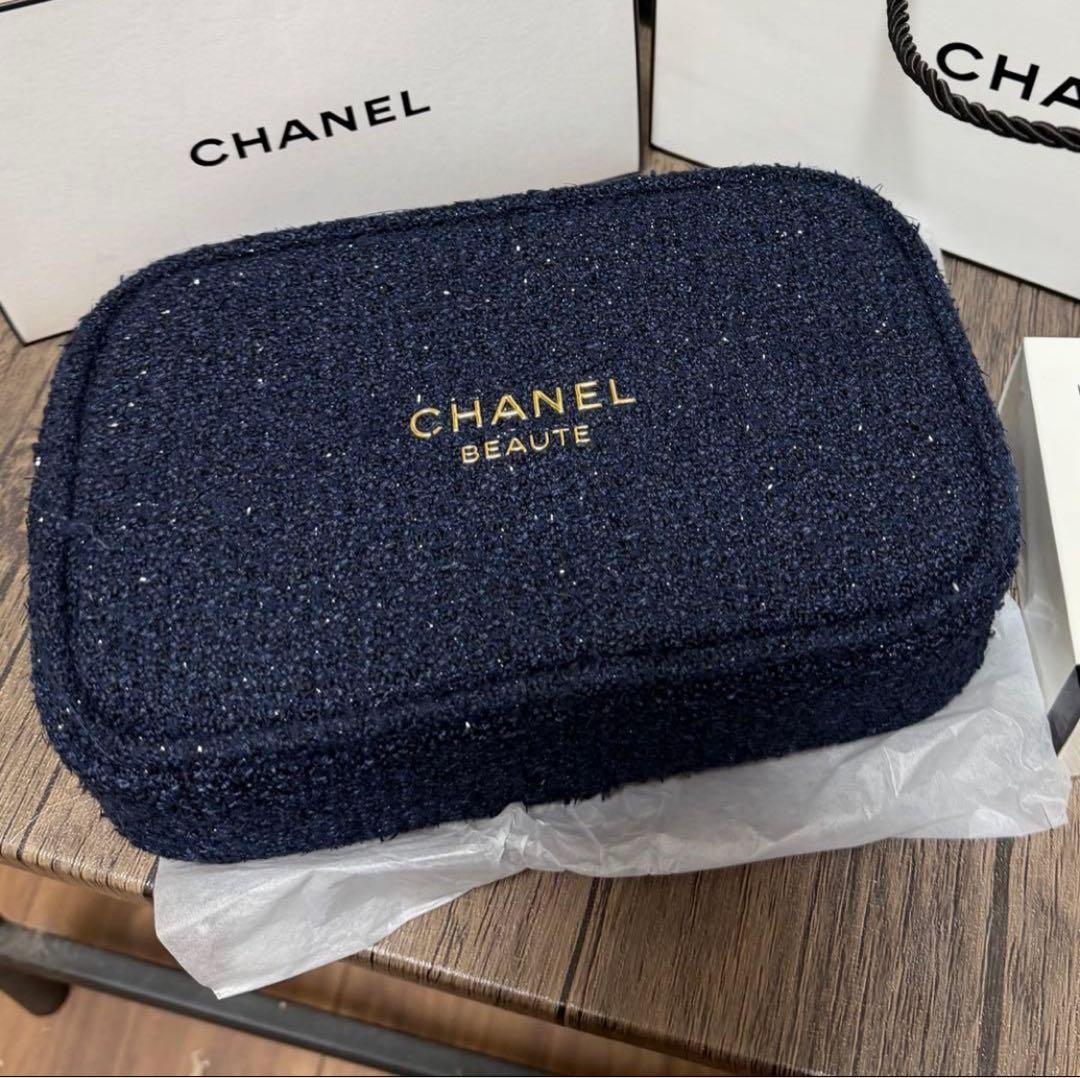 新品箱付きCHANEL BEAUTE ネイビー クリスマス限定ポーチ ノベルティ