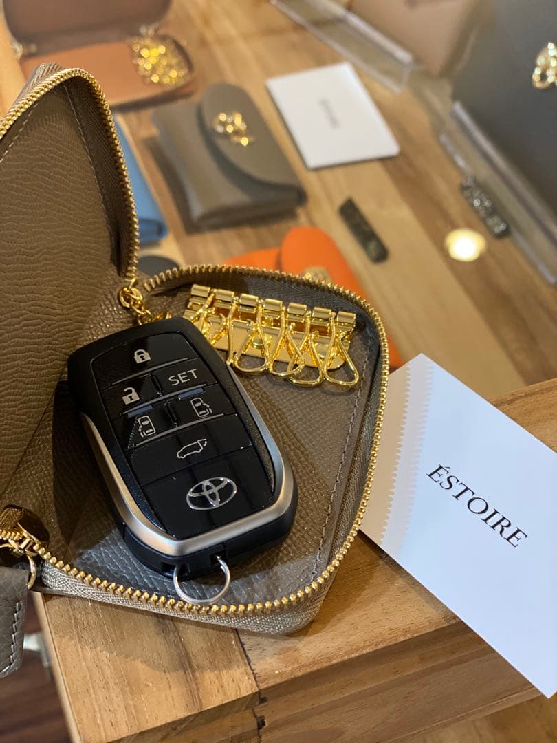 ÉSTOIRE レザーキーケース 黒