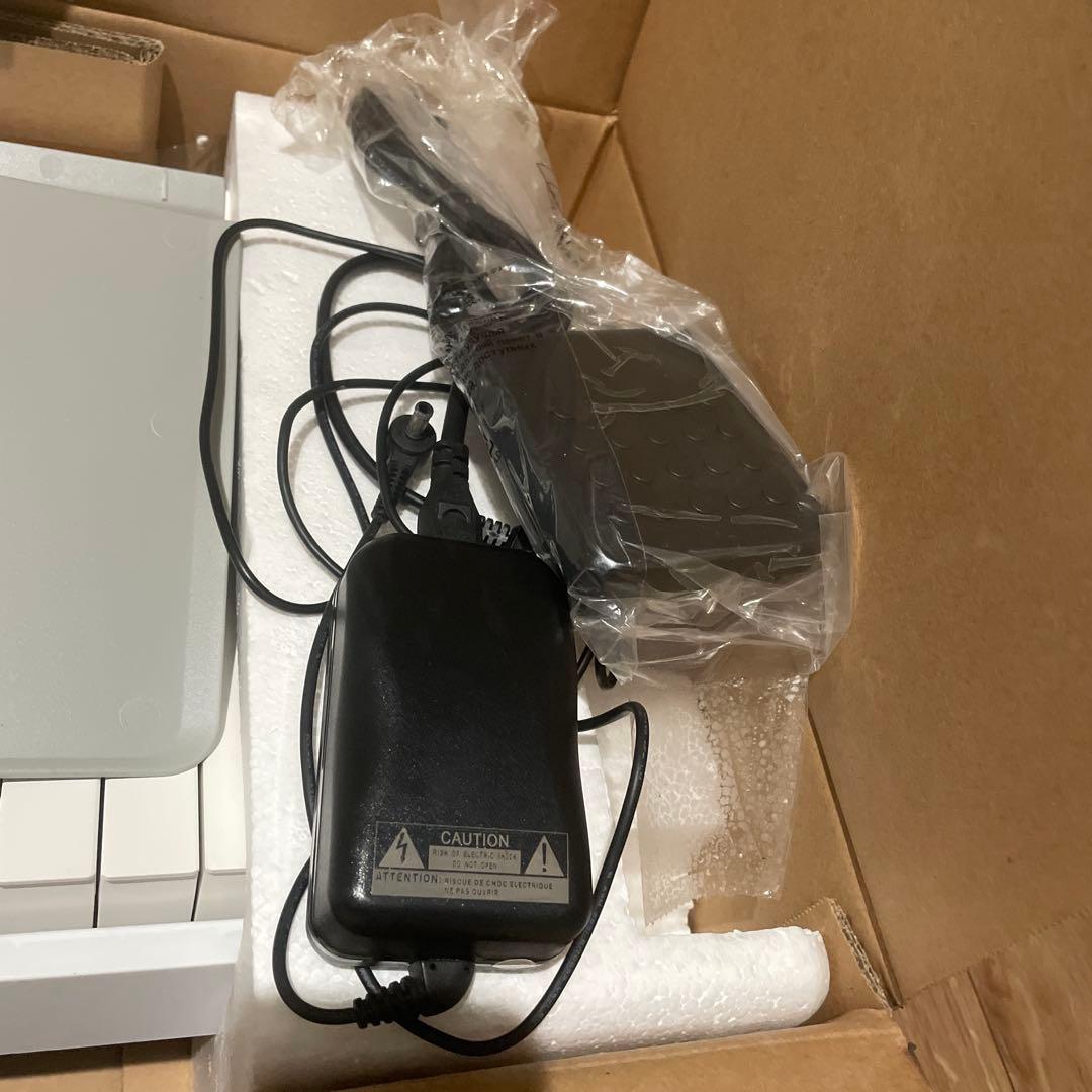 CASIO Privia 電子ピアノPX-135WE