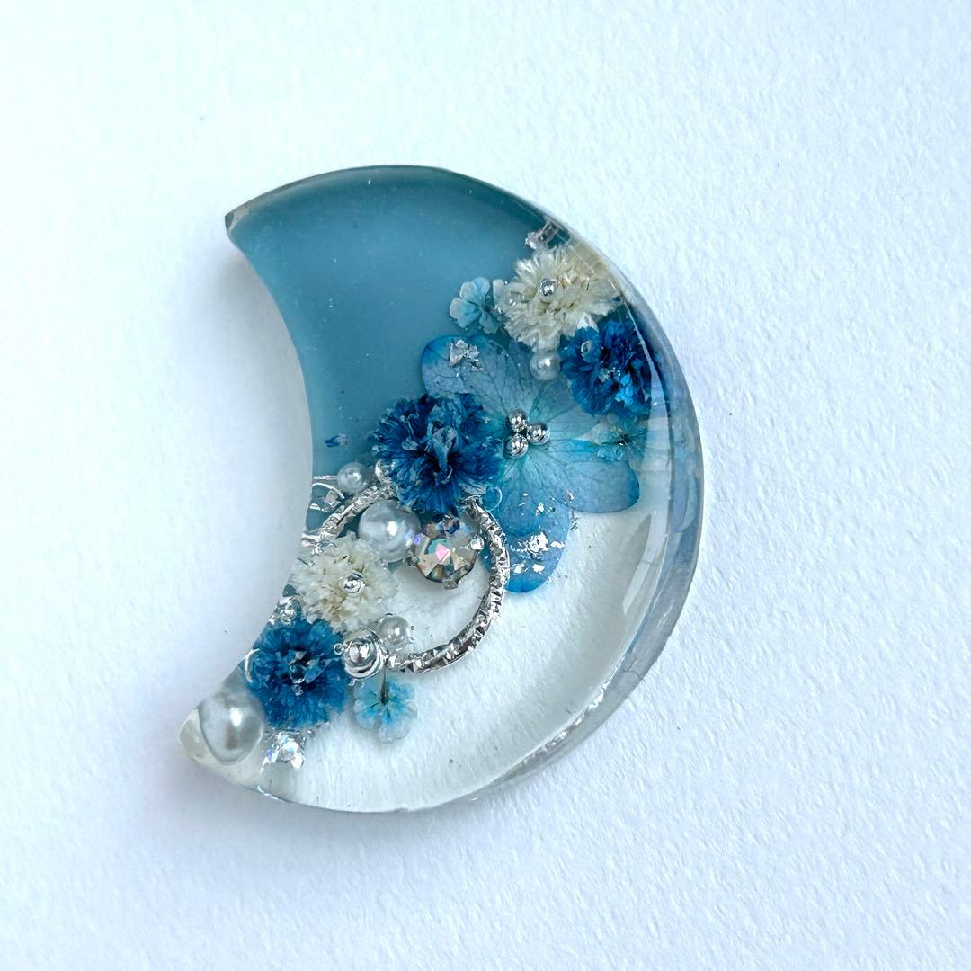 No.710 ドライフラワー　月　レジンヘアゴム