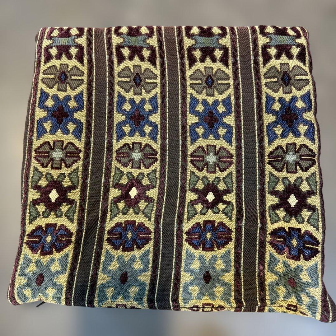 GUCCI グッチ　幾何学模様 クッションカバー　☆レアです。