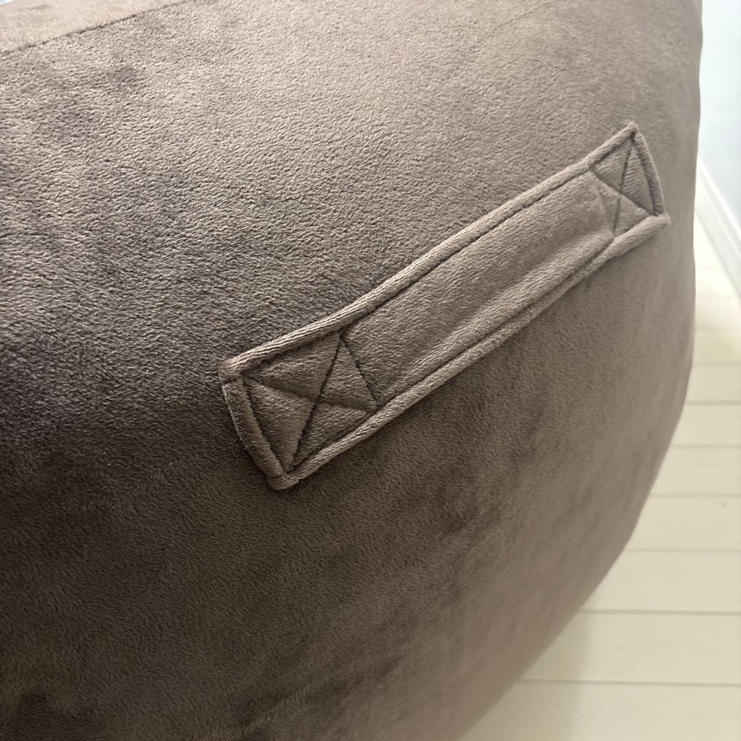 ブラウンラウンド型クッションソファ　1〜2人用