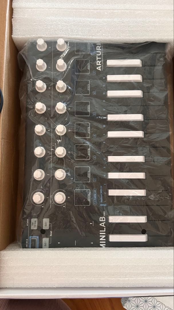 ARTURIA MIDIキーボード　Deep black 反転限定版