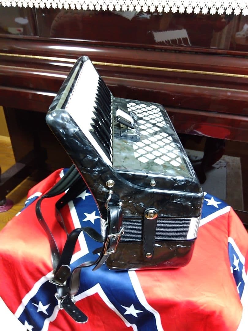 【簡易調律済即演奏可】TOMBO Grandaille GT-32アコーディオン