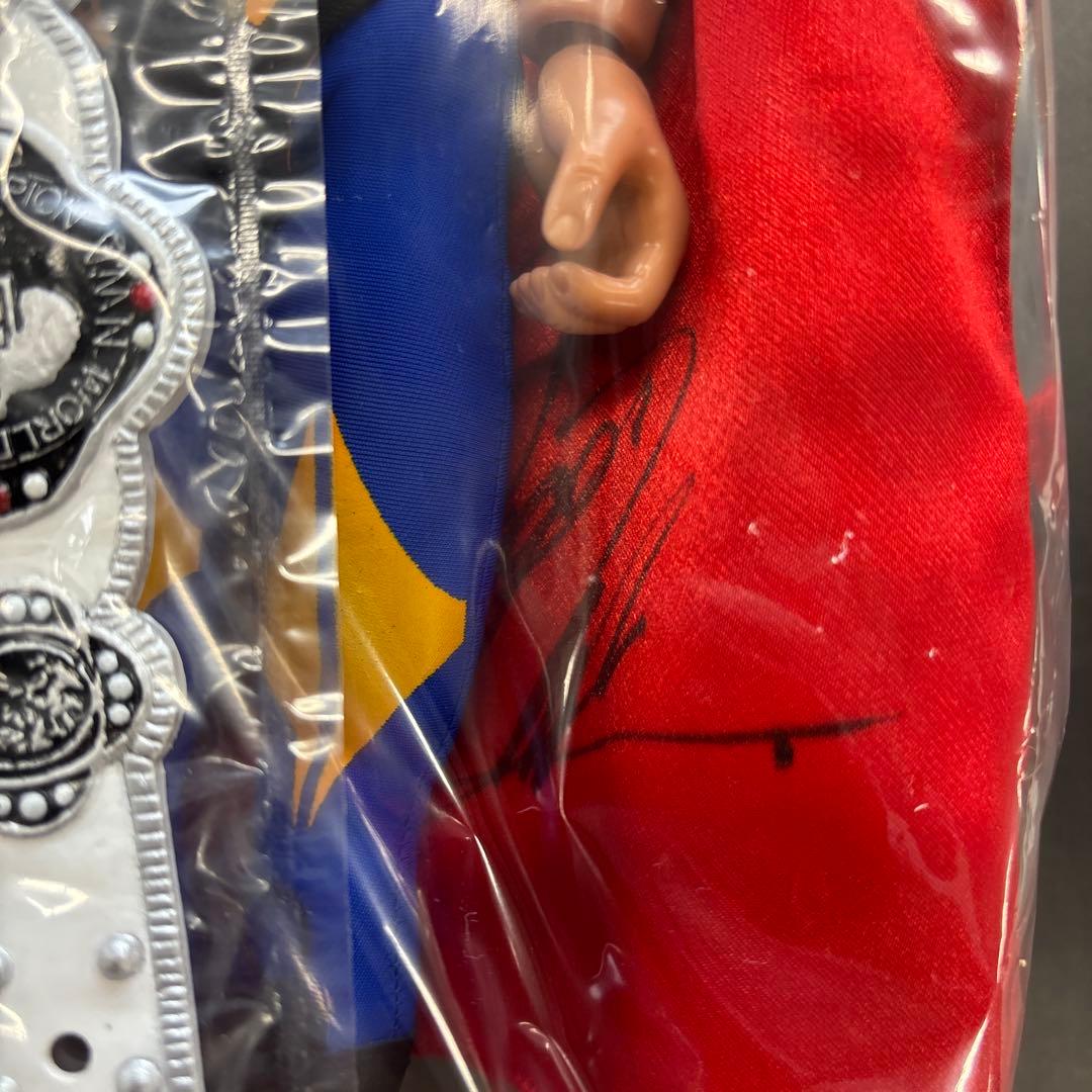 初代タイガーマスク　直筆サイン入りフィギュア①