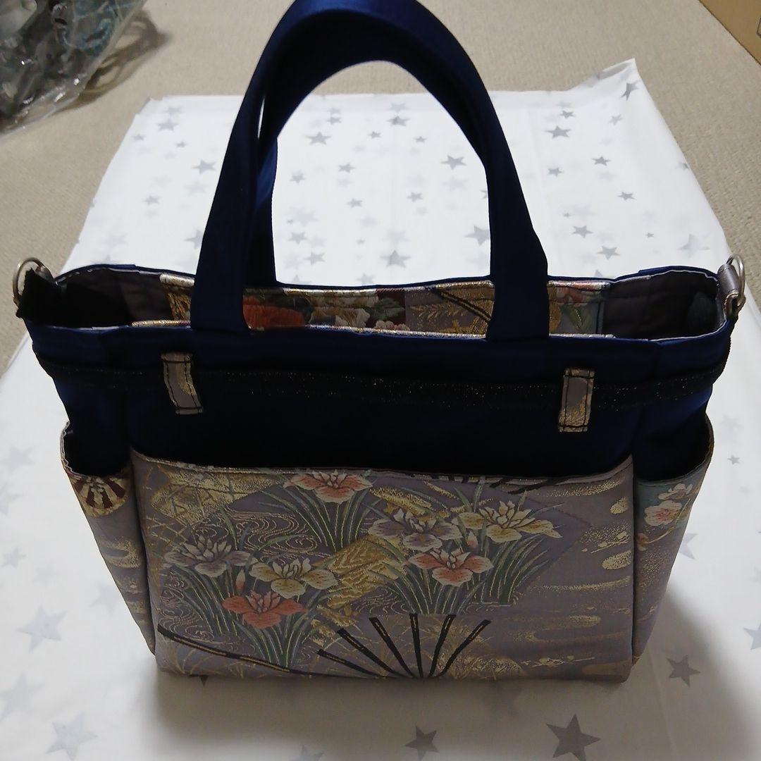 帯　リメイク　トートバッグ 紺色　華やかな花と鶴