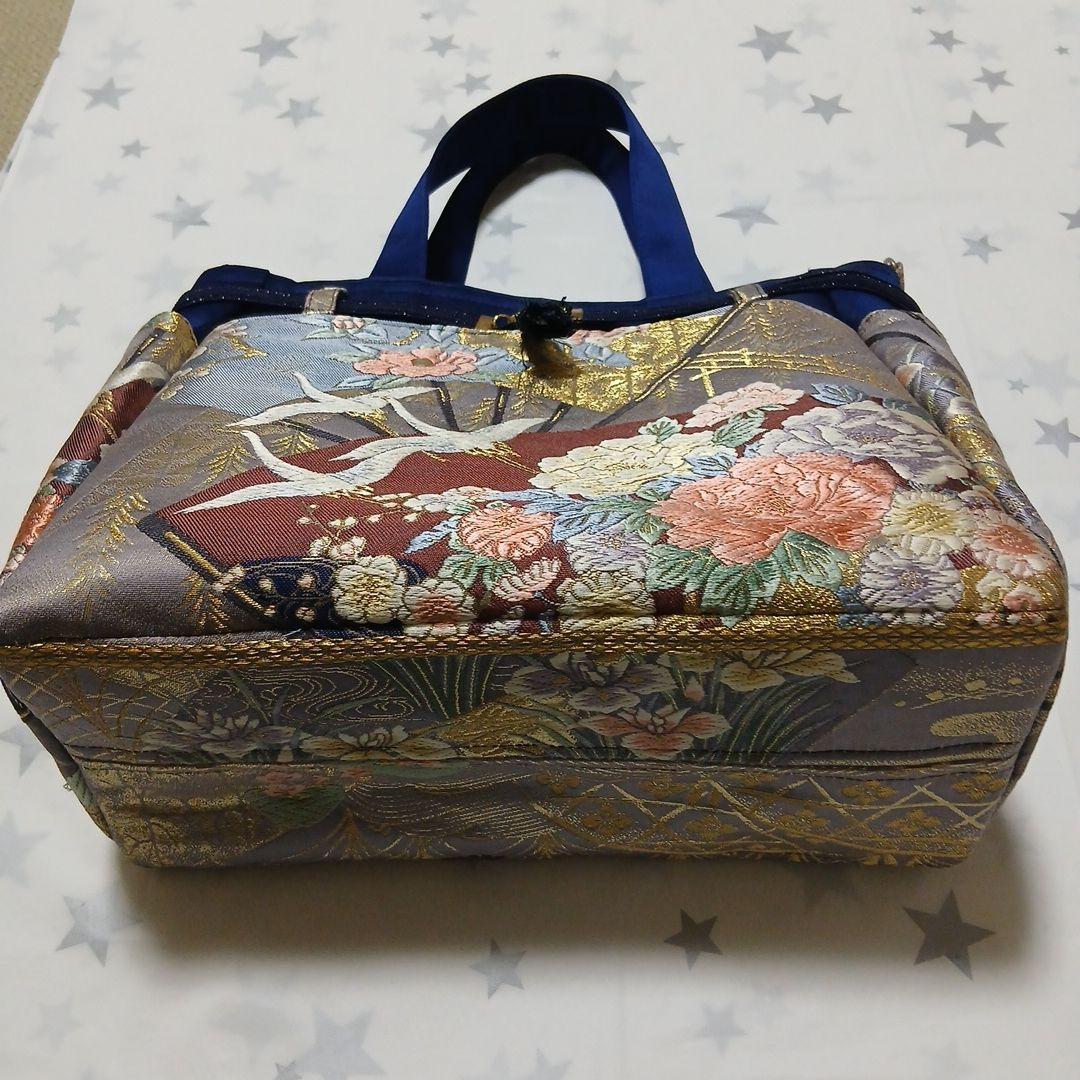 帯　リメイク　トートバッグ 紺色　華やかな花と鶴