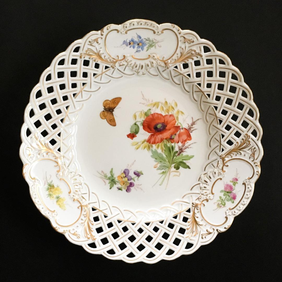 マイセン 金彩 花のブーケと蝶の絵付け 自然主義 透かし絵皿 28.5