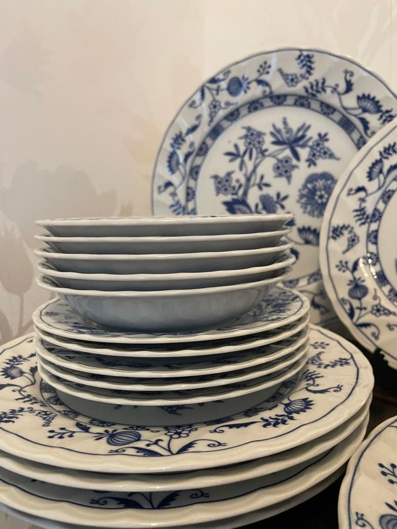 新品　Blue Elbe by Tanyo ブルーエルベ 皿　ボタニカル柄　28