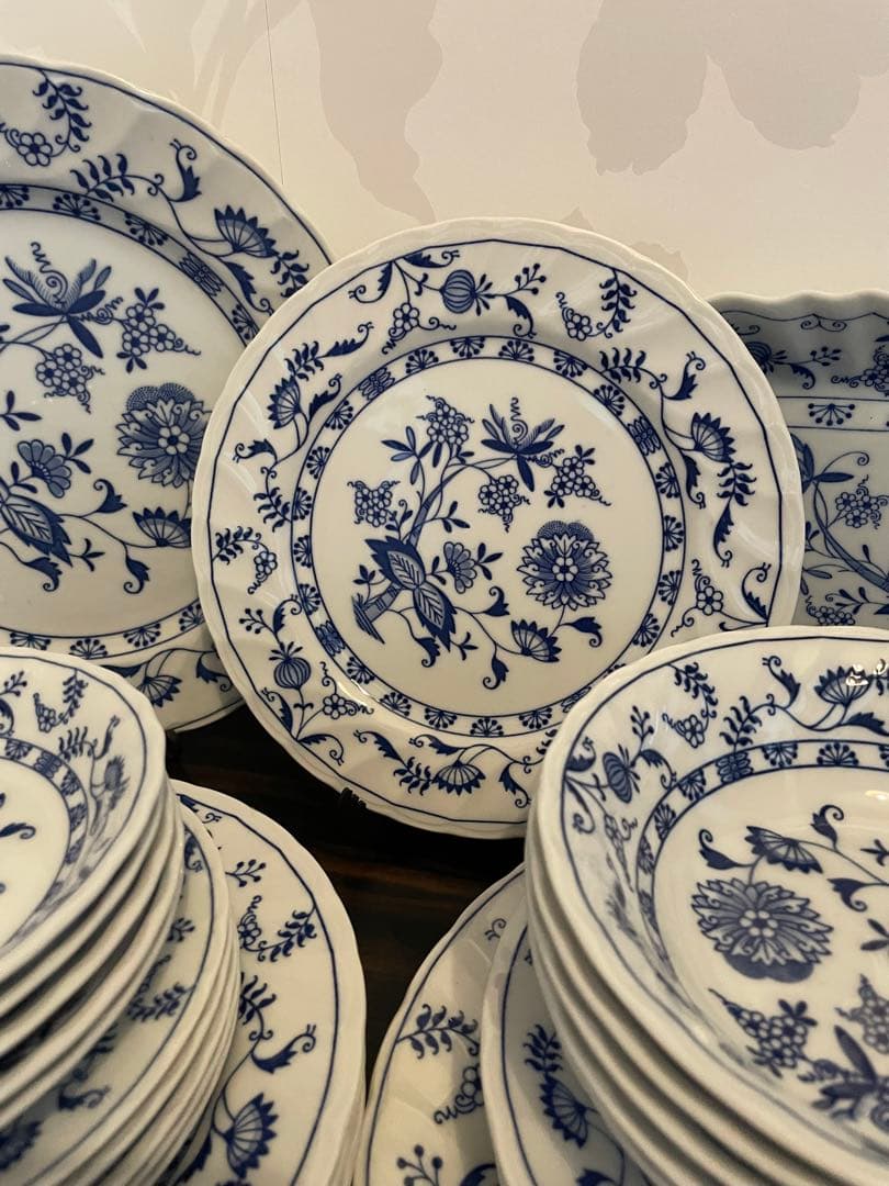 新品　Blue Elbe by Tanyo ブルーエルベ 皿　ボタニカル柄　28