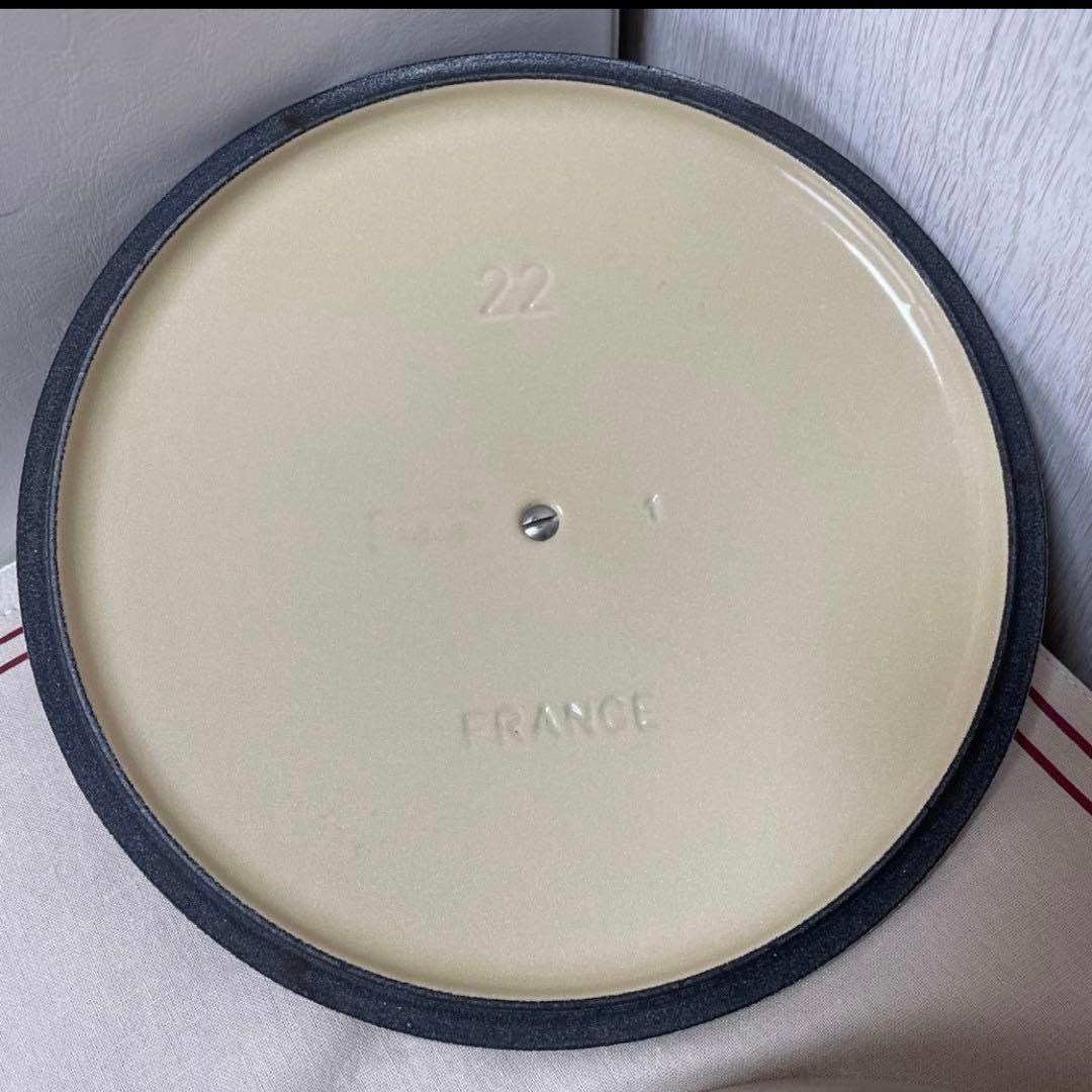 《レア美品》ルクルーゼ ナツメグ 22cm ココットロンド グレージュ