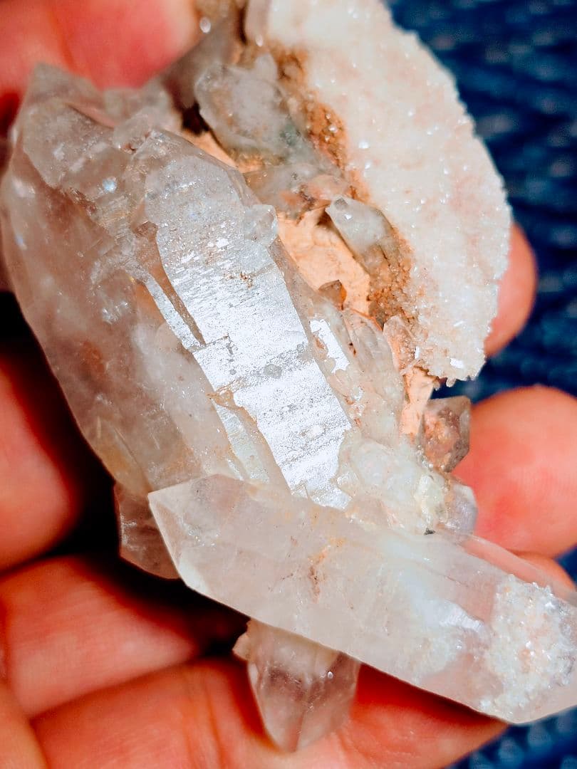 ヒマラヤのクル渓谷産 水晶クラスター