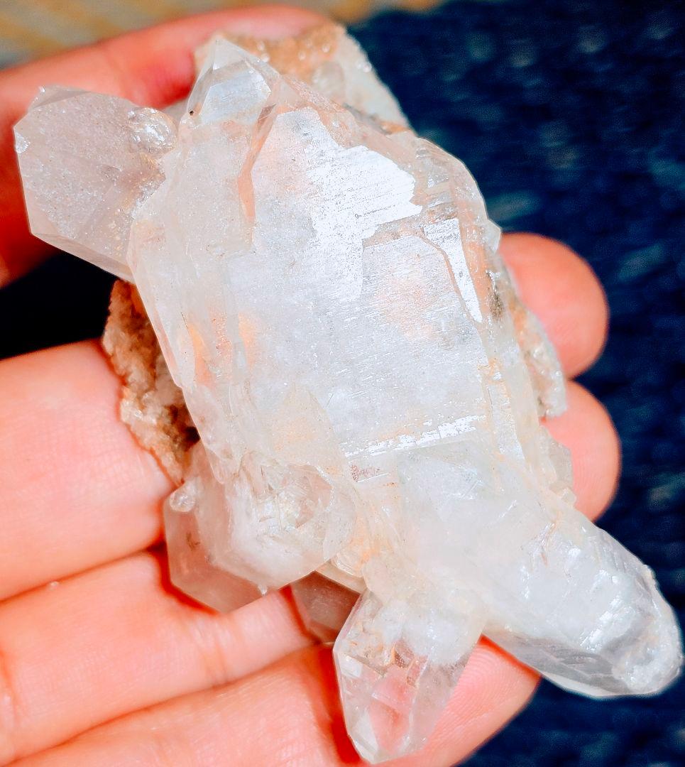 ヒマラヤのクル渓谷産 水晶クラスター