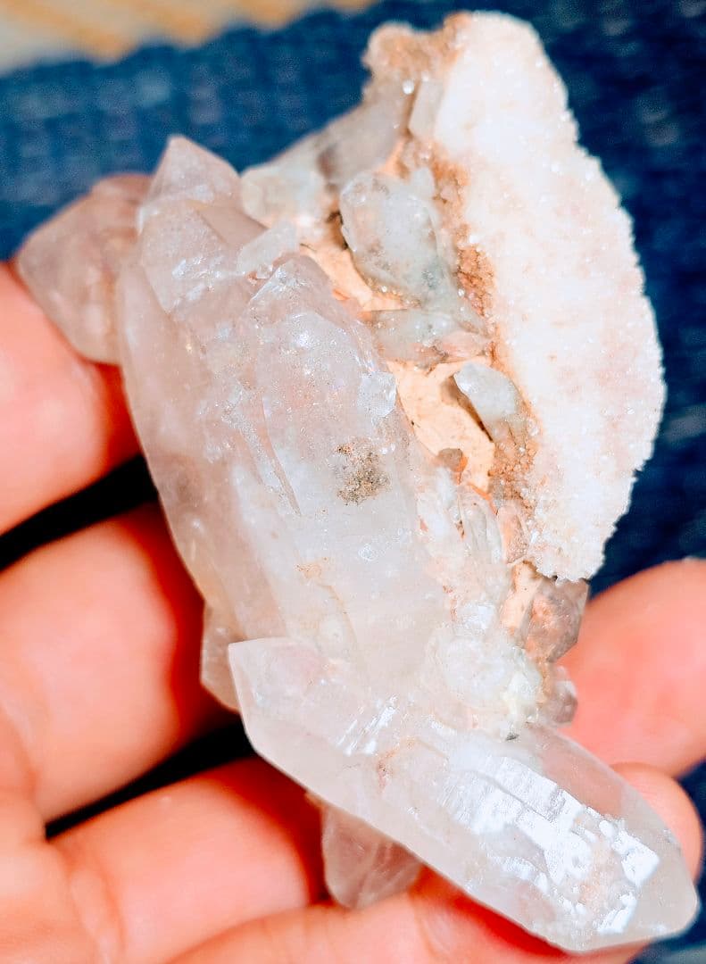 ヒマラヤのクル渓谷産 水晶クラスター