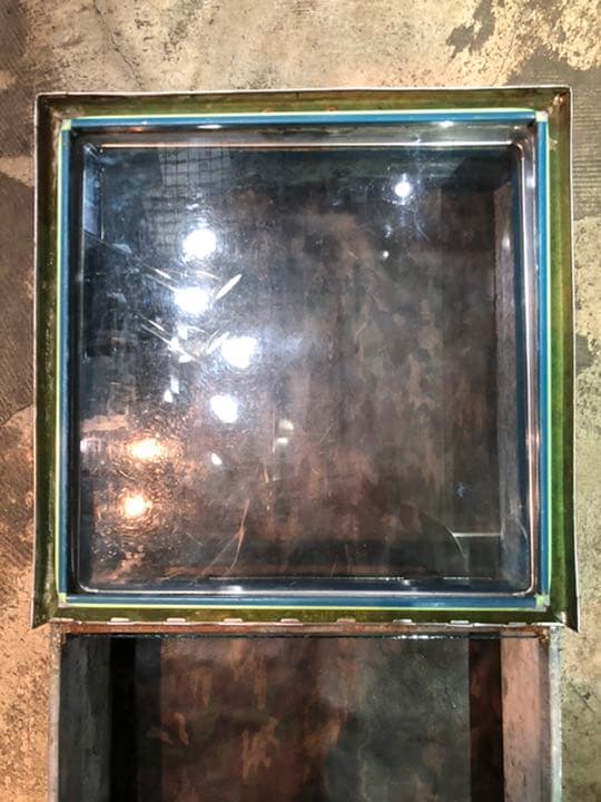 ブリキ ショーケース