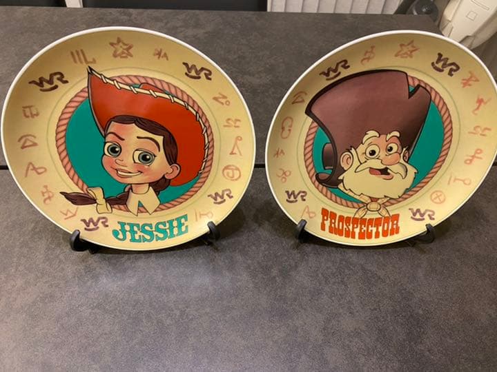 最終大幅値下げ！　トイストーリー　限定300個皿　ラウンドアップPixar レア