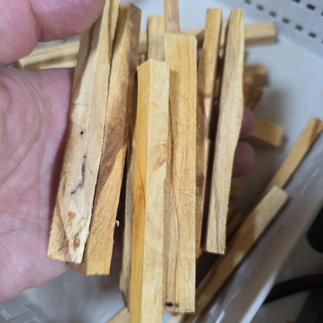 激安価額☆ペルー産高級パロサント200本火つけやすいサイズにカット浄化瞑想