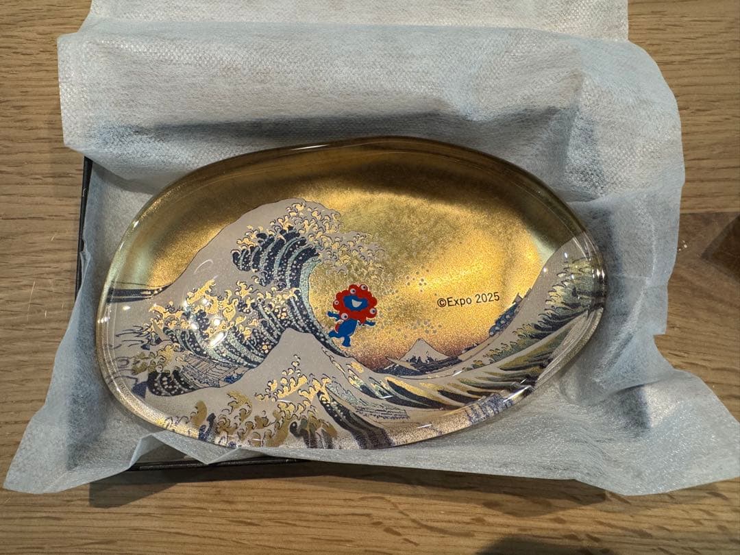 関西万博 ミャクミャク × 葛飾北斎 ガラストレー - メルカリ