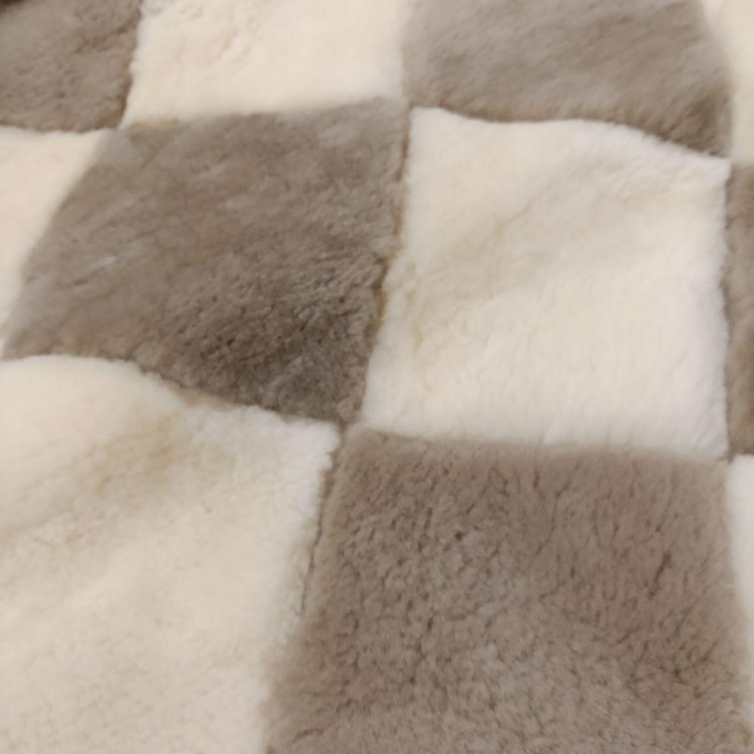 未使用保管品　㈱桝田　ムートンラグ　２００×２５０　マスダムートン　リビングに