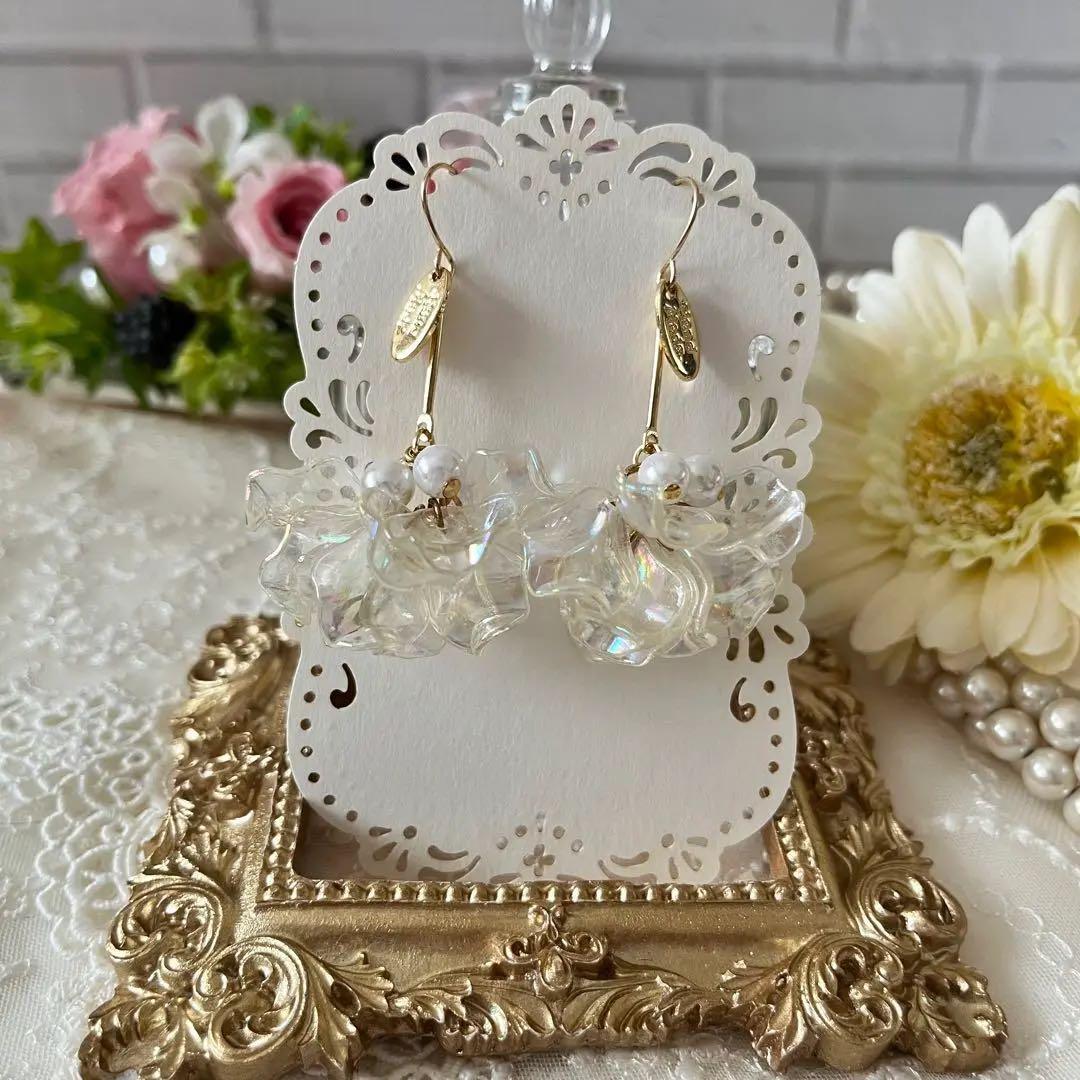 ☆❤️  花びら　パール　ジャラジャラ　ピアス　イヤリング　ハンドメイド