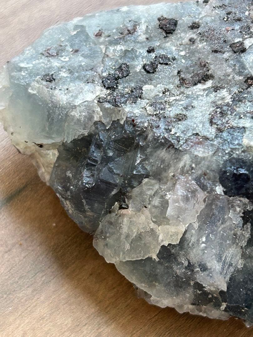 モロッコ産 ブルーフローライト × レッドクォーツパイライト共生 原石