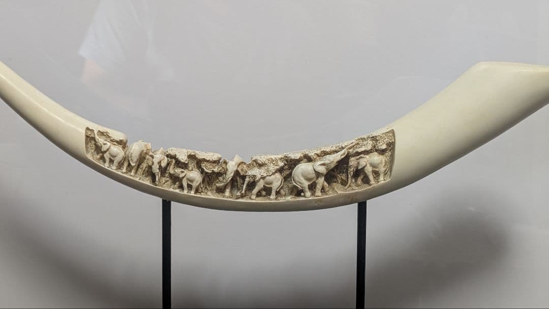 象牙風の彫刻 置物 アンティーク 風水 彫刻