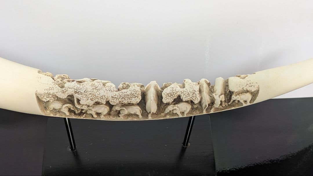 象牙風の彫刻 置物 アンティーク 風水 彫刻