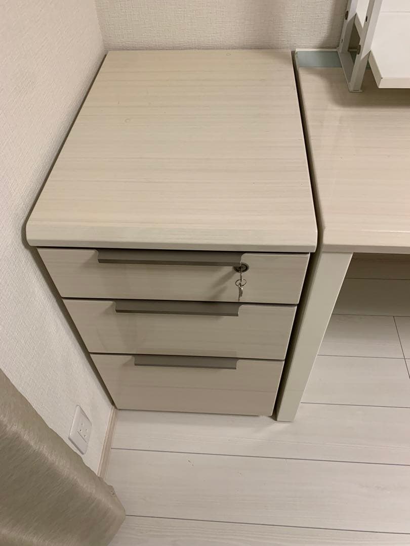 引き取り限定　美品　デスク　デスクチェア