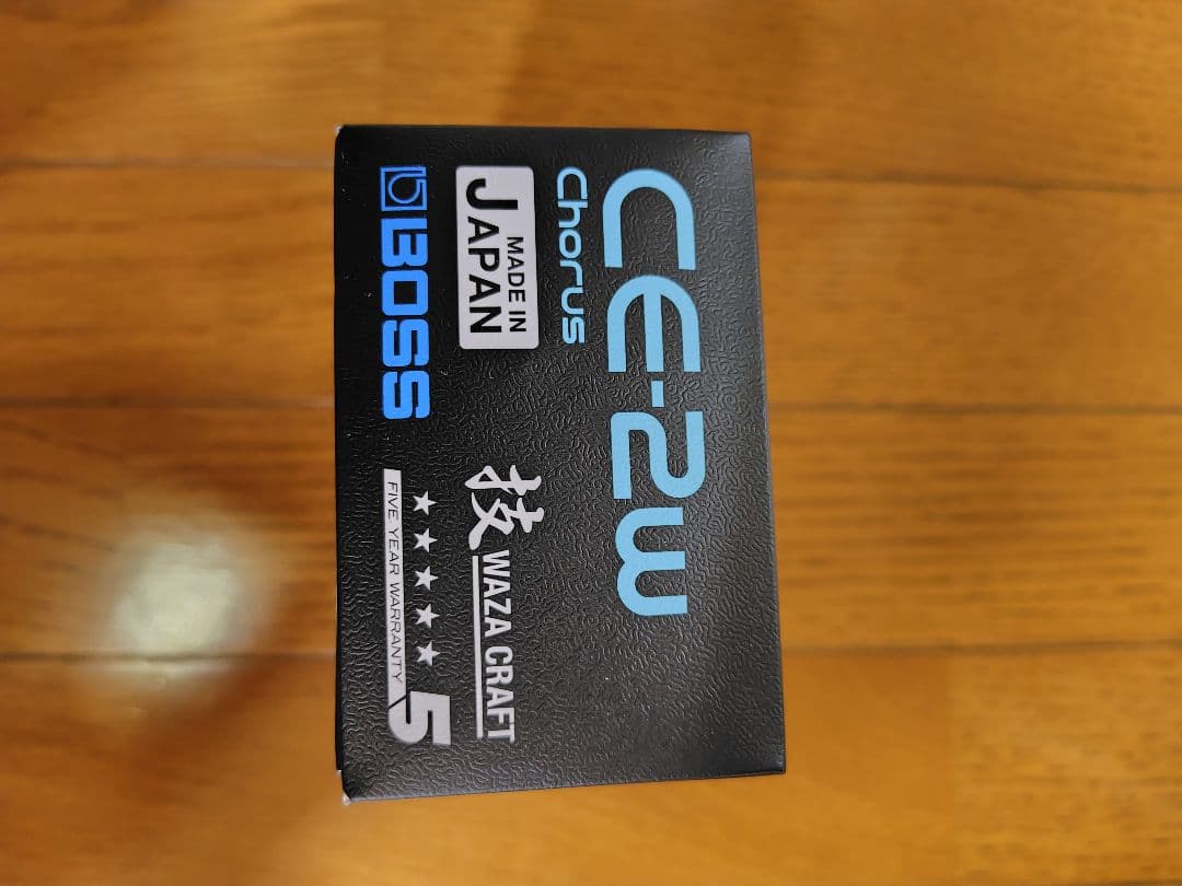 BOSS コーラスエフェクター CE-2w