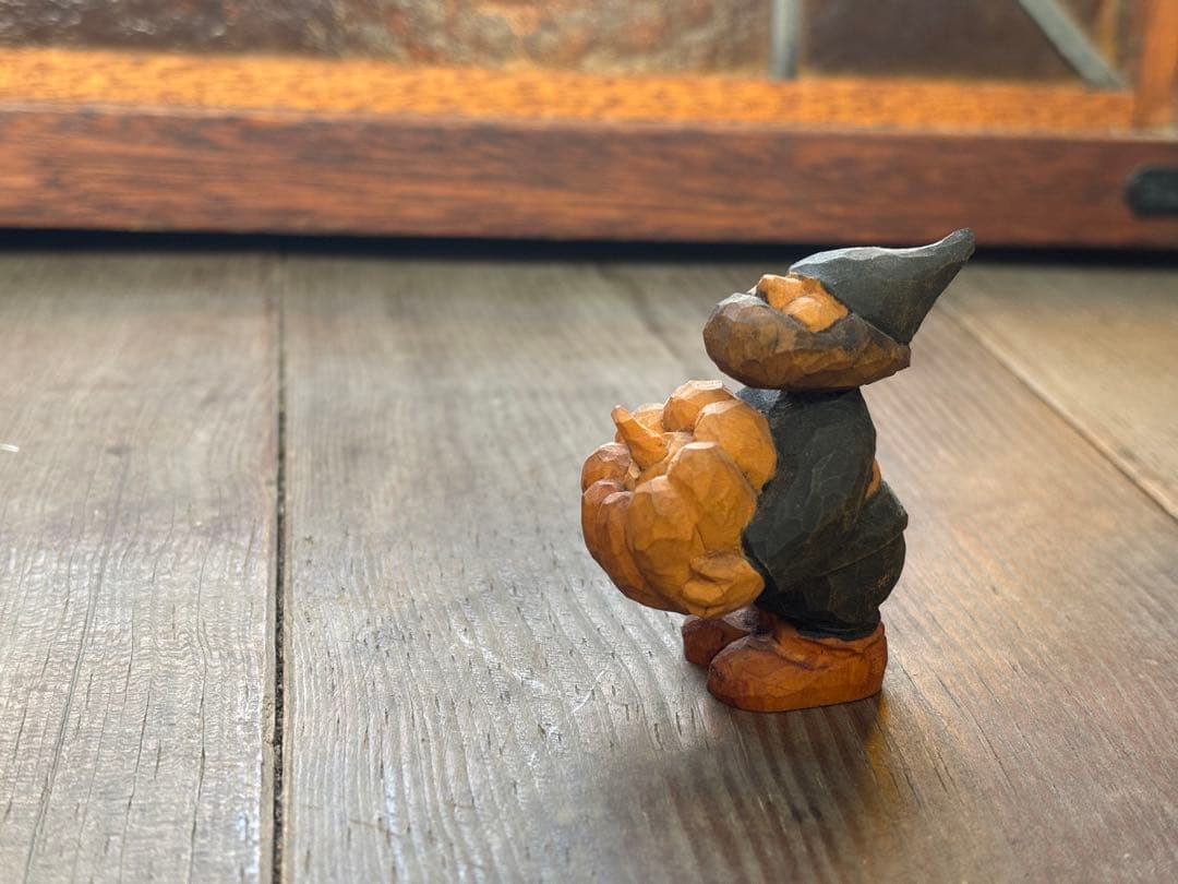 藤岡孝一 木彫 ポルックス 小人 カボチャを抱える小人 北海道作家　彫刻