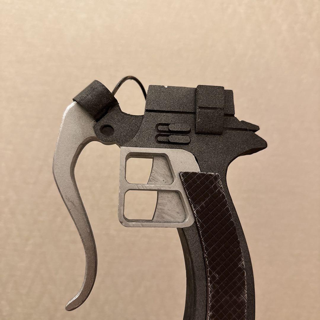 進撃の巨人 雷槍 コスプレ 武器 写真数枚あり - メルカリ