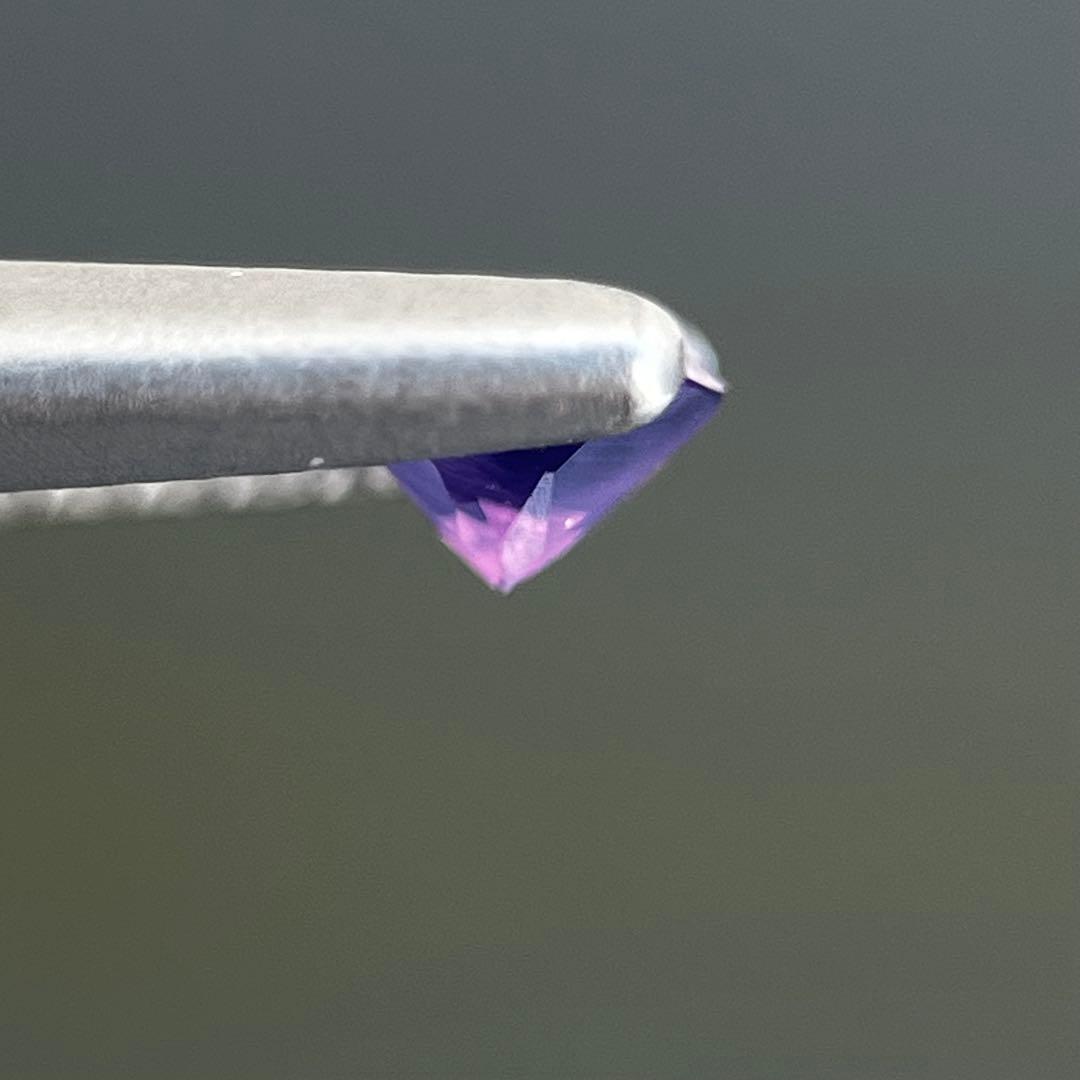 スリランカ産非加熱天然バイカラーサファイアルース