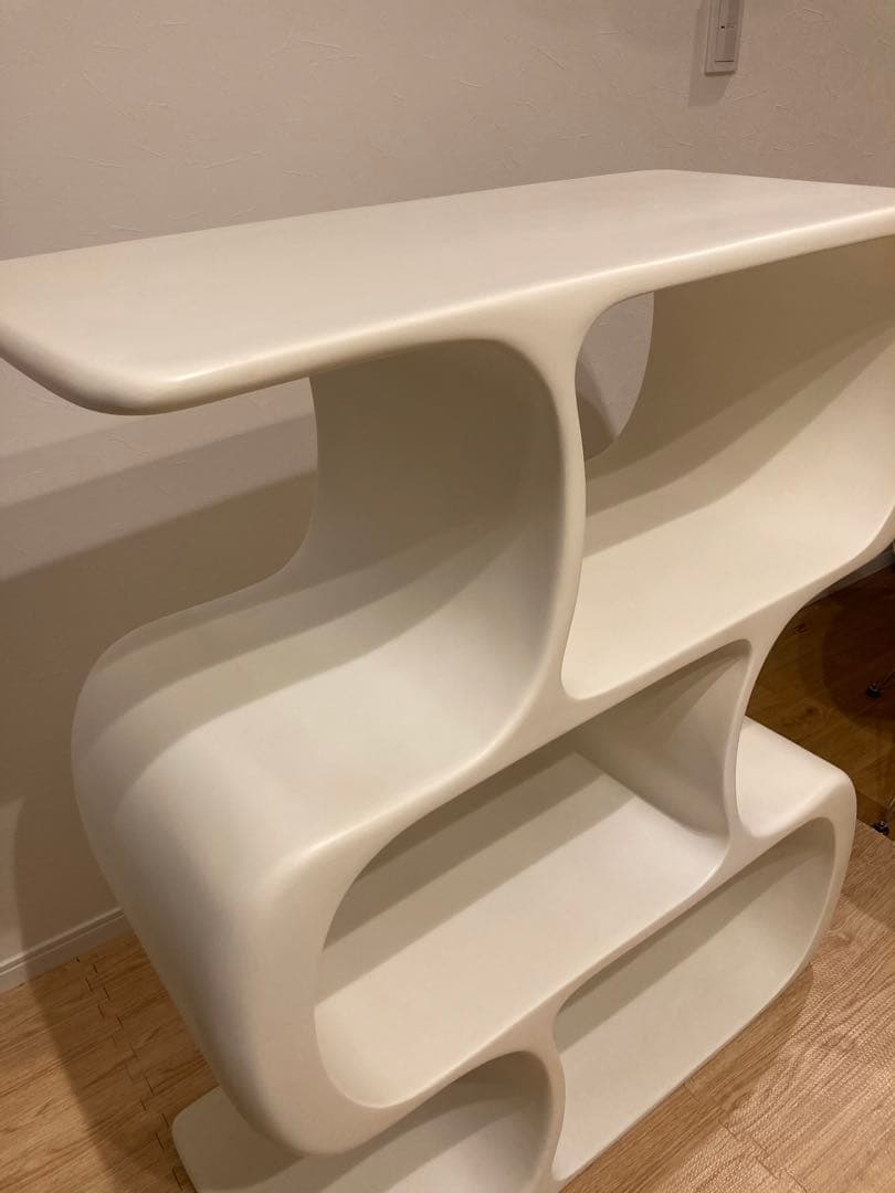 ドラゴンシェルフ　河谷 成樹　スペースエイジ　ミッドセンチュリー　ポストモダン