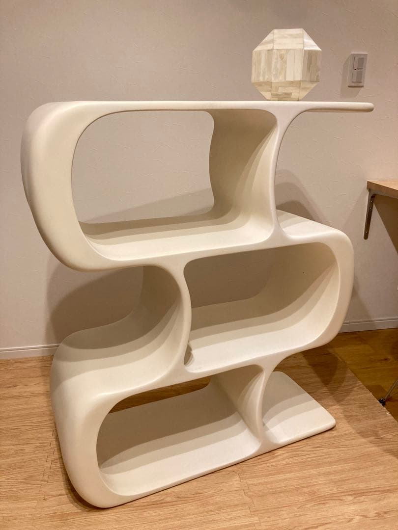 ドラゴンシェルフ　河谷 成樹　スペースエイジ　ミッドセンチュリー　ポストモダン