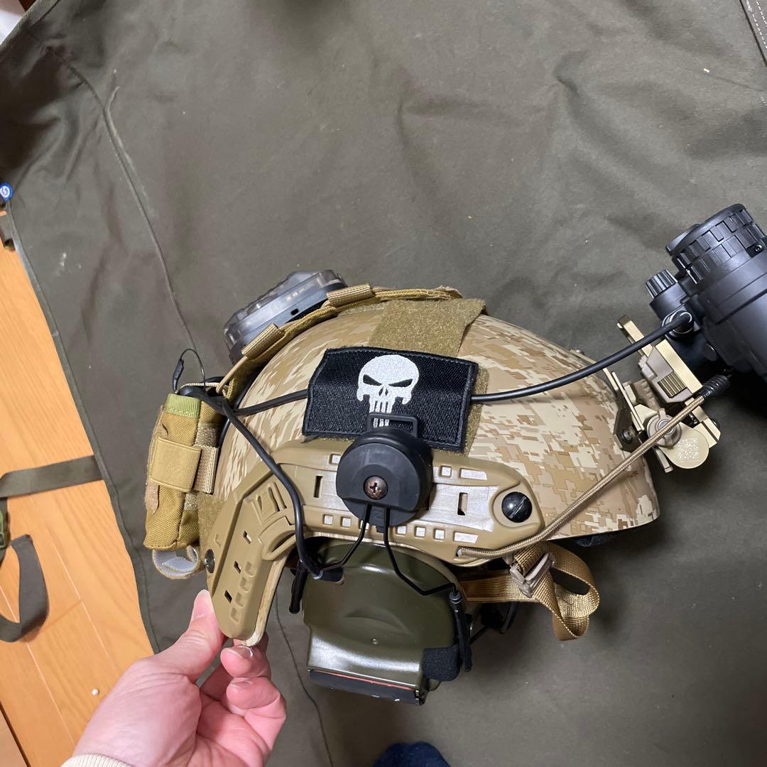 ヘルメット　AOR1