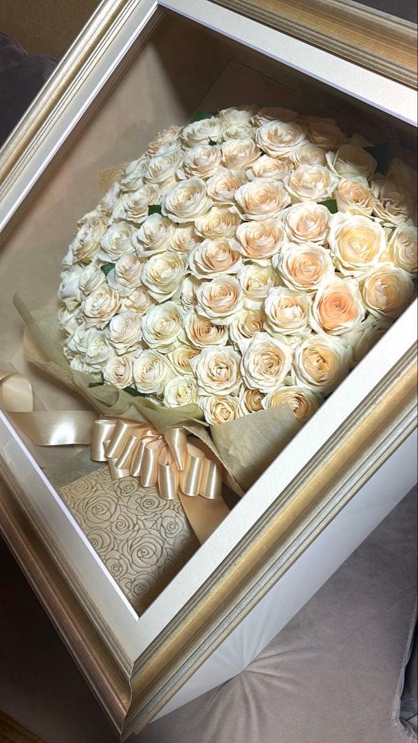 プリザーブドローズ ラウンドブーケ