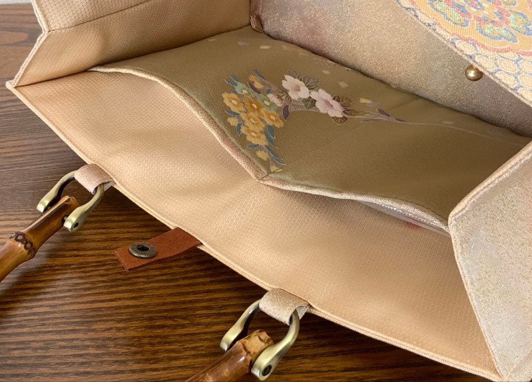 袋帯　きらめく吉祥花文　リメイク　バンブーハンドルバッグ　浅型マチ広め