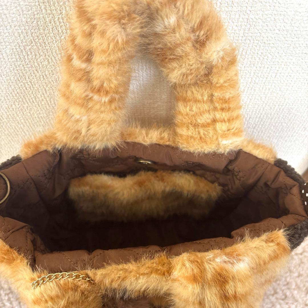 ブ*ー様 コヤンイサムチョン　猫ちゃん　ふわモコラウンドトート