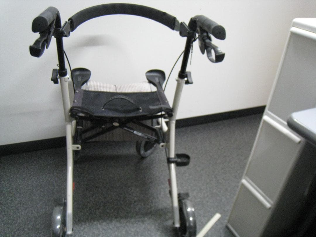 屋外用 四輪 歩行車 ショッピングターン 安寿 アロン化成 送料無料　③