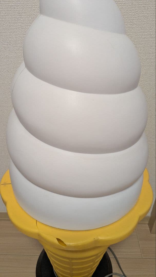 スジャータ TOMI レトロソフトクリーム看板（業務用・照明付き）93cm