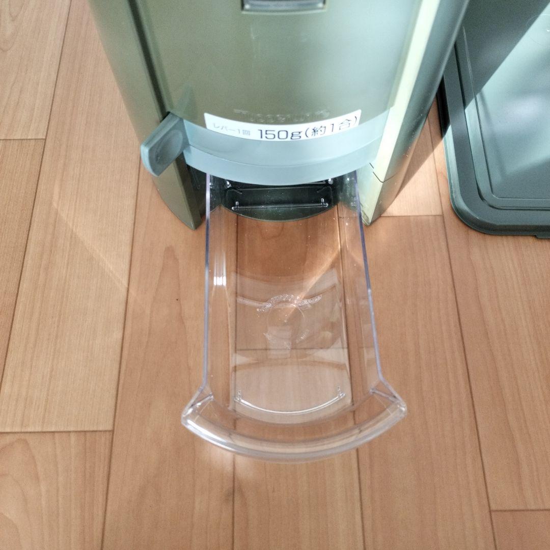 タッパーウェア　ライスキーパー　米保管容器米びつ　キャスター付き！