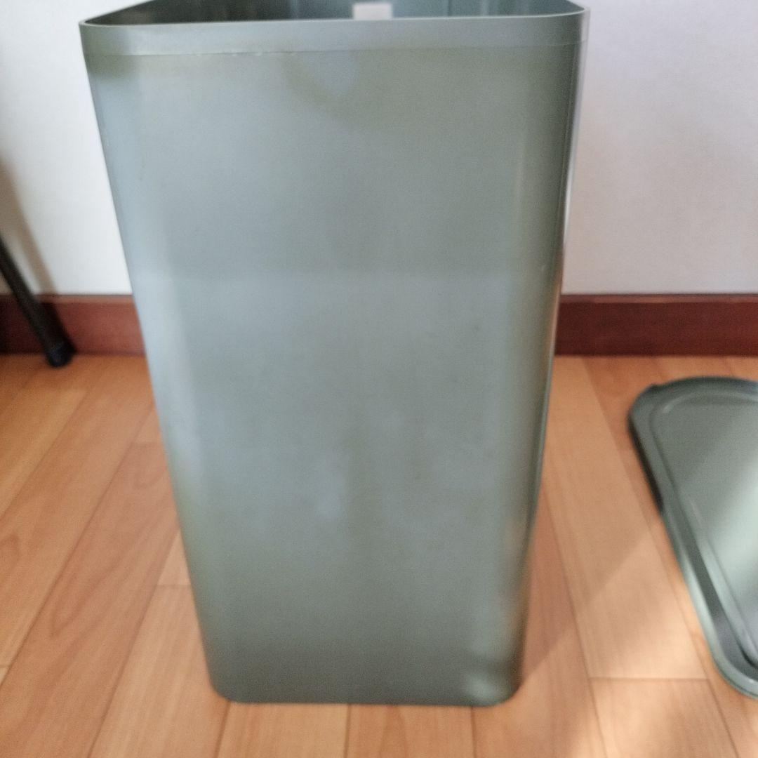 タッパーウェア　ライスキーパー　米保管容器米びつ　キャスター付き！