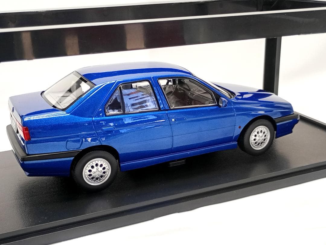 トリプル9 1/18 アルファロメオ 155 1996 (ブルーメタリック)