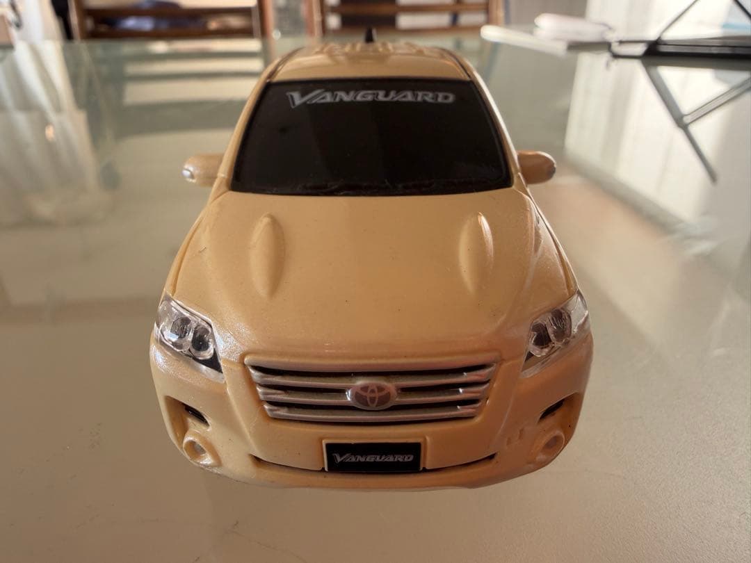 TOYOTAヴァンガードVanguardトヨタSUV ベージュディーラー非売品。