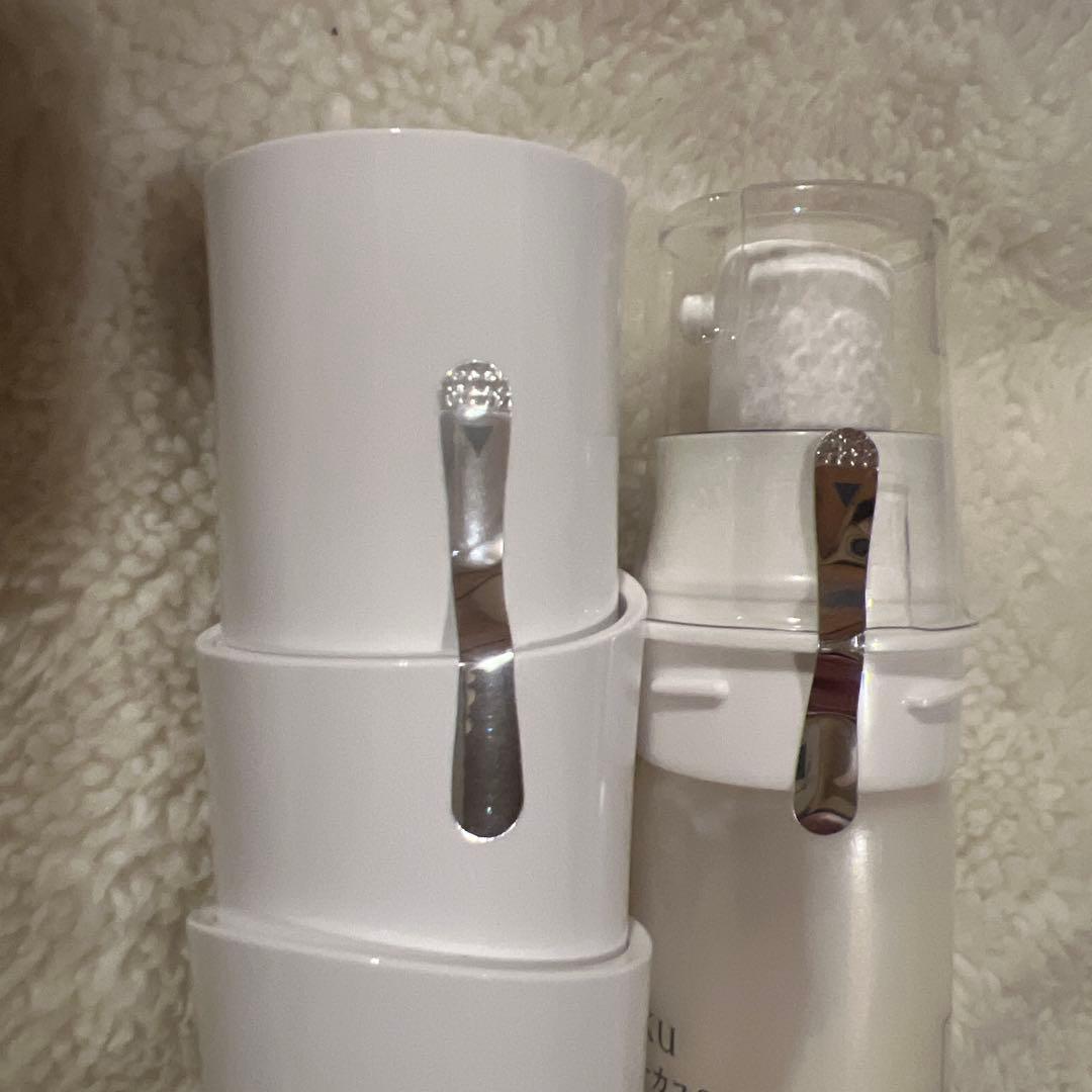 【未使用】HAKU ハク 美白美容液、本体とレフィル