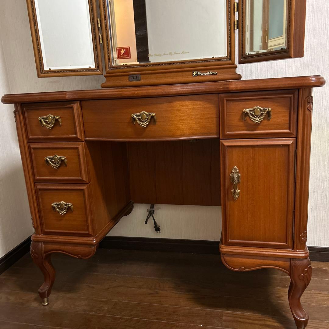 フランスミラー 皇室御用達ブランド三面鏡 椅子は別売になります